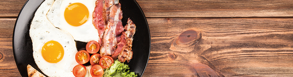 Brunch - oeufs au plat, bacon