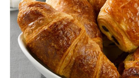 Croissant au beurre AOP Charentes Poitou PAC 80 g Bridor. | PassionFroid