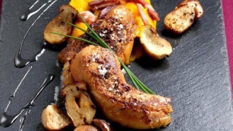 Recette : Escalope de foie gras aux gruées de cacao, poêlée de cèpes et purée de potiron - PassionFroid