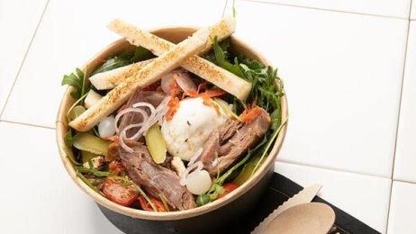Recette : Salade tiède au jarret d&#039;agneau braisé - PassionFroid