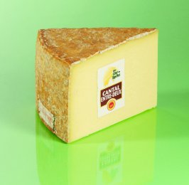 Cantal entre deux 1/16 de meule AOP 30% MG 2,5 kg | Grossiste alimentaire | PassionFroid - 2
