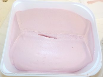 Crème glacée fraise avec morceaux de fraise 2,4 L / 1,411 kg Bon&Engagé | Grossiste alimentaire | PassionFroid - 2