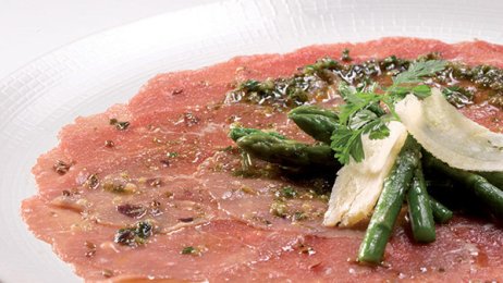 Recette : Carpaccio de boeuf aux asperges vertes &amp; Parmigiano - PassionFroid