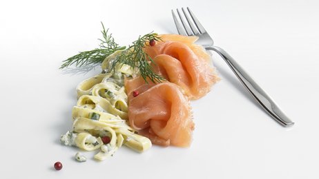 Recette : Salade de tagliatelles au saumon - PassionFroid