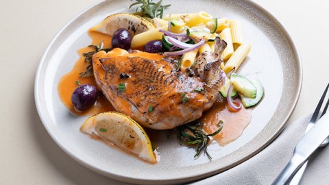 Recette : Suprême de poulet mariné gingembre, carotte et jus d’olives - PassionFroid