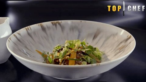 Recette : Bœuf en tataki, bouillon à la citronnelle (Mohamed, Top Chef 2021) - PassionFroid