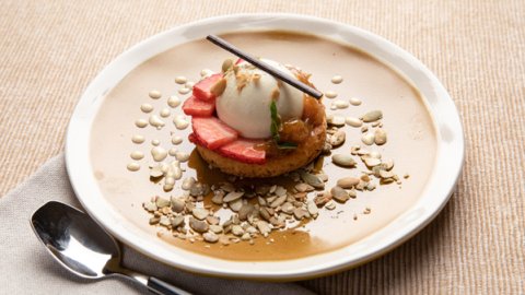 Recette : Blanc-manger au crottin de chavignol, compote de rhubarbe à la fraise - PassionFroid