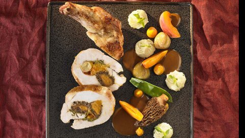 Recette : Suprême de chapon farci au foie gras, marrons, morilles, et sauce capuccino aux morilles - PassionFroid